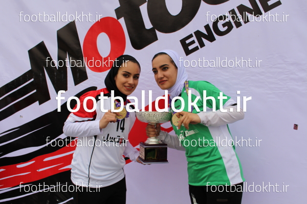 مینا نافعی