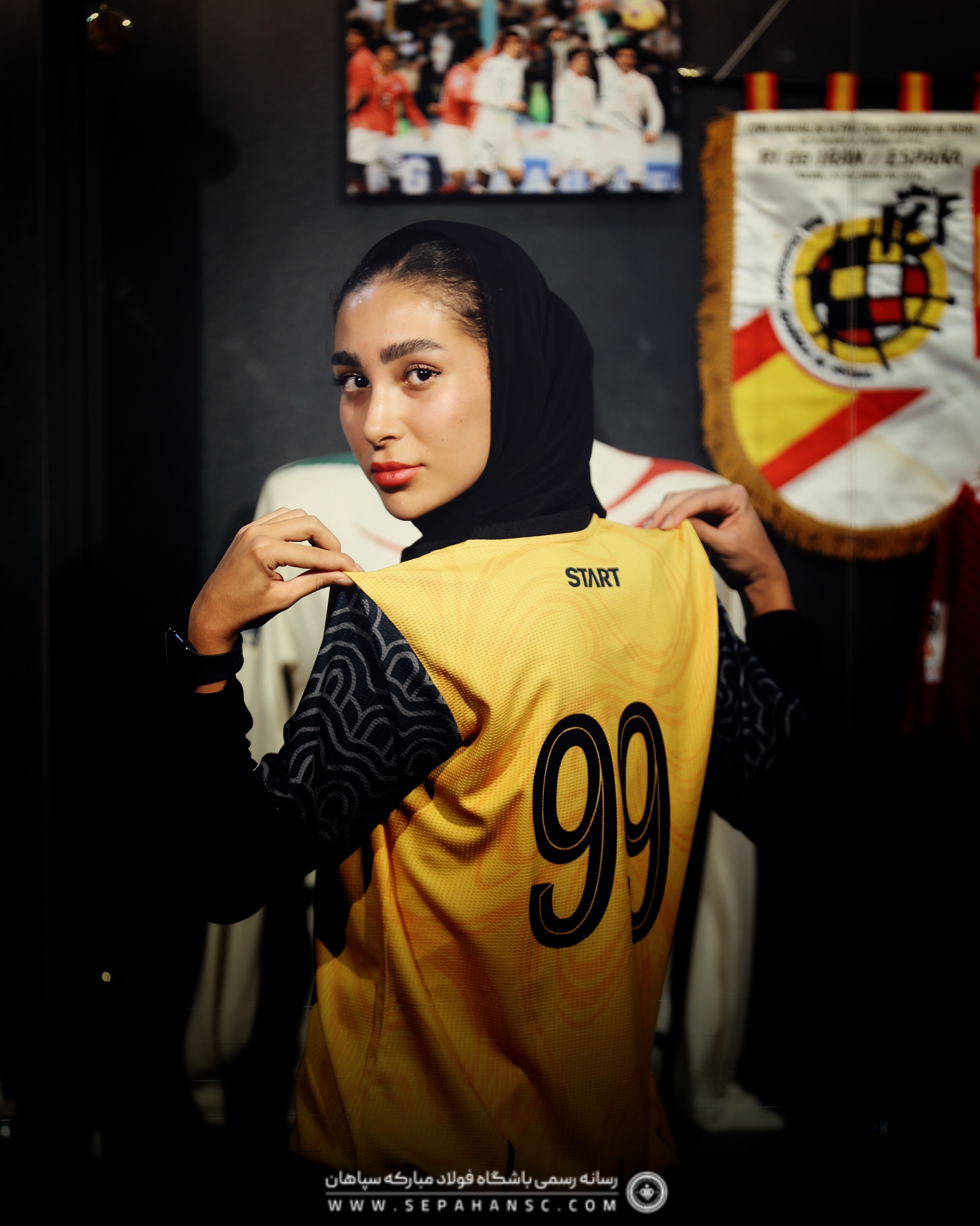 نرگس سبکتکین